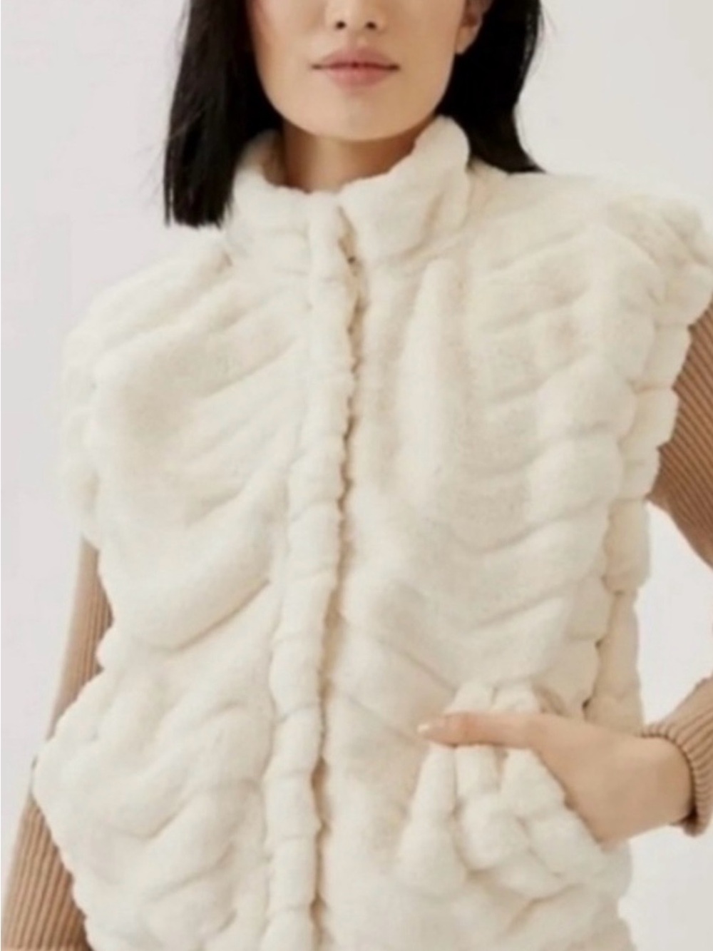 Maeve Anthropologie Plush Faux-Fur Vest in Cream size Large